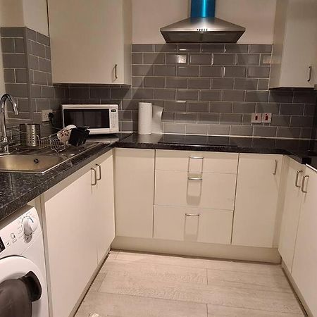 Private 2 Bed Flat Close To Excel & City Airport ロンドン エクステリア 写真