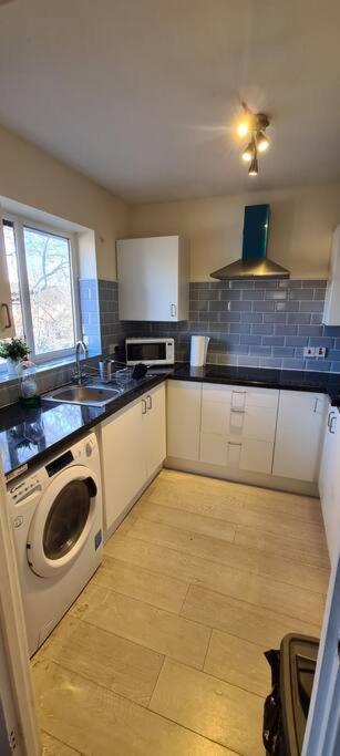 Private 2 Bed Flat Close To Excel & City Airport ロンドン エクステリア 写真